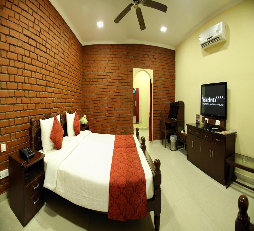 Aalankrita Resort & Convention Secundurabad Extérieur photo